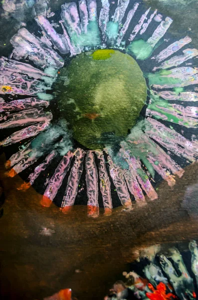 手绘丙烯酸画 抽象的艺术背景 帆布上的丙烯酸画 彩色纹理 艺术品的碎片 刷油漆的笔迹 现代艺术 当代艺术彩色帆布 靠近点 — 图库照片