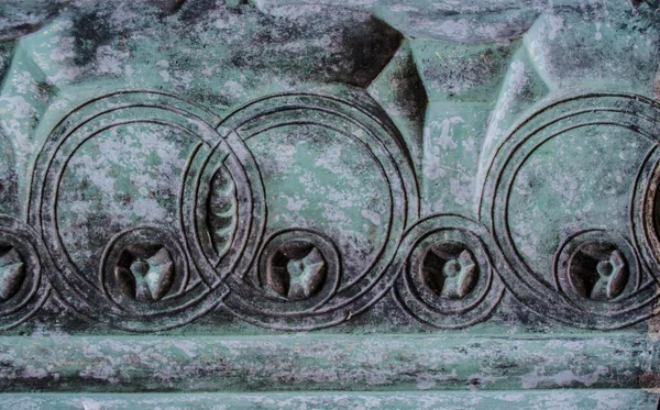 装饰艺术风格的铜粉石材的建筑细节 布达佩斯门面照片 — 图库照片
