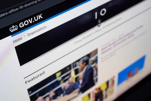 View of the screen with the official website of the UK government