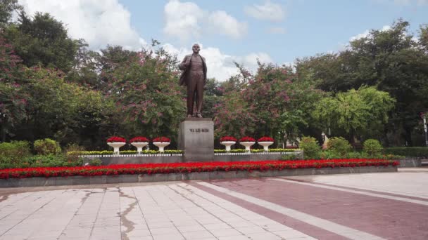 Hanoi Vietnam January 2023 Statue Lenin Lenin Garden City Centre — Stockvideo