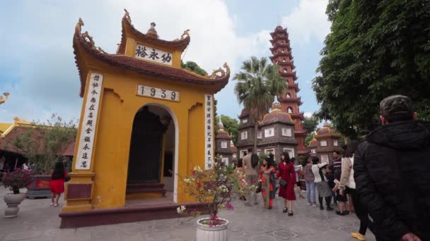 Ханой Єтнам Січень 2023 Вірні Тран Куок Пагода Найстарішому Буддистському — стокове відео