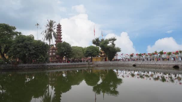 Hanoi Vietnam January 2023 Faithful Tran Quoc Pagoda Oldest Buddhist — Vídeo de Stock