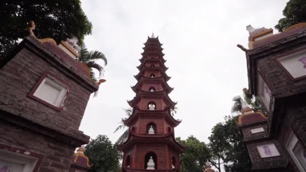 Hanoi Vietnam January 2023 Faithful Tran Quoc Pagoda Oldest Buddhist — стоковое видео