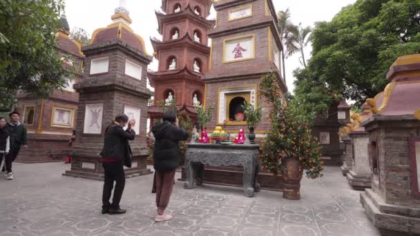 Hanoi Vietnam January 2023 Faithful Tran Quoc Pagoda Oldest Buddhist — 비디오