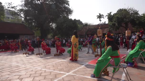 ハノイ ベトナム 2020年1月文学の寺の公園で新年のお祝い中の儀式 — ストック動画