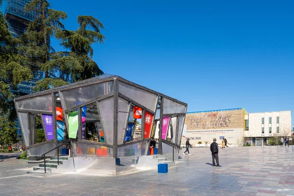 Tirana Albânia Março 2023 Instalação Tok Praça Skenderbej Espaço Jovem — Fotografia de Stock