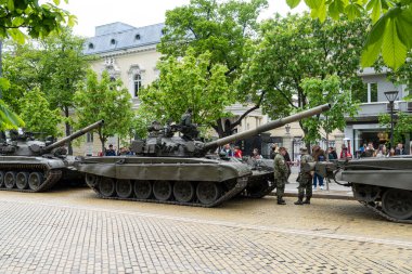 Sofya, Bulgaristan. 6 Mayıs 2023. Gergiovden Geçit Töreni, Aziz George Günü ve Bulgar Ordusu Günü için zırhlı araçlar dizildi.