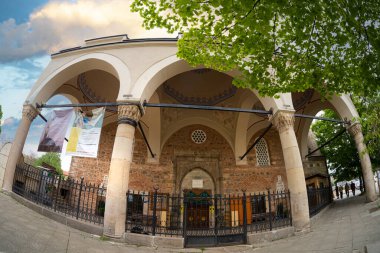 Sofya, Bulgaristan. Mayıs 2023 'te şehir merkezindeki Banya Bashi Camii' nin dış görünüşü