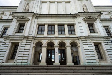 Sofya, Bulgaristan. Mayıs 2023, şehir merkezindeki Kvadrat 500 Ulusal Galerisi 'nin dış görünümü