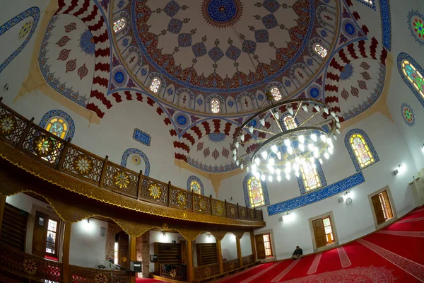 Sofya, Bulgaristan. Mayıs 2023. Banya Başhi Camii 'nin şehir merkezindeki iç manzarası