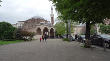 Sofya, Bulgaristan. Mayıs 2023 'te şehir merkezindeki Banya Bashi Camii' nin dış görünüşü