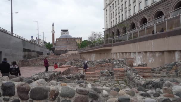 Sofia Bulgarije Mei 2023 Buitenkant Uitzicht Oude Ruïnes Archeologische Site — Stockvideo