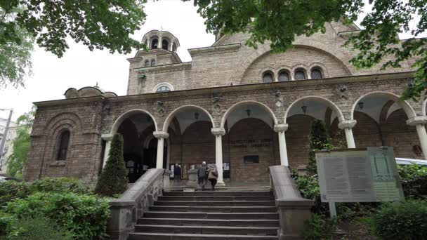 保加利亚索菲亚 2023年5月市中心圣多梅尼察大教堂的外部景观 — 图库视频影像