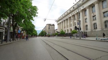 Sofya, Bulgaristan. Mayıs 2023. Şehir merkezindeki Sofya Şehir Mahkemesi binasının dış görünüşü