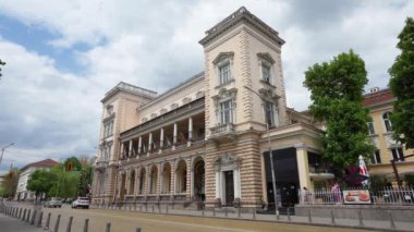 Sofya, Bulgaristan. Mayıs 2023 şehir merkezindeki Merkez Askeri Kulüp binasının dış görüntüsü.