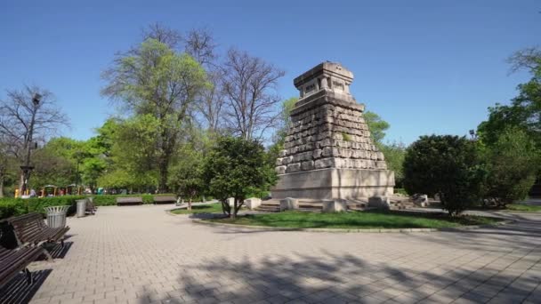 Sofia Bulgarien Maj 2023 Utsikt Över Monumentet Trädgården Läkarna Stadens — Stockvideo