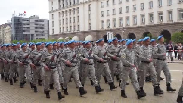 Sofia Bulgarije Mei 2023 Bulgaarse Militaire Eenheden Marcheren Tijdens Gergiovden — Stockvideo