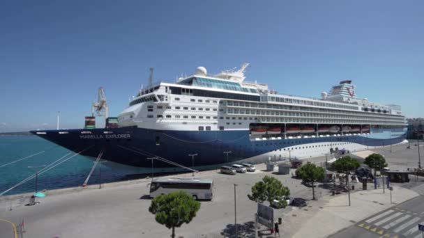 Koper Slovenia Juli 2023 Sebuah Kapal Pesiar Berlabuh Pelabuhan Kota — Stok Video