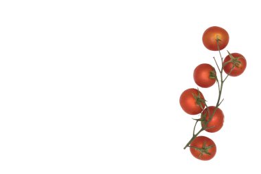 Şeffaf arkaplanda bir demet domates.