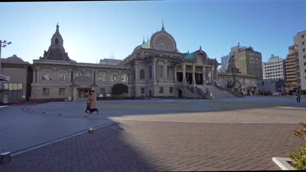 2024년 중심가의 쓰키지 혼간지 광장의 파노라마 — 비디오