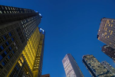 Tokyo, Japonya. 9 Ocak 2024 Tokyo Metropolitan Hükümet Binası 'nın şehir merkezindeki panoramik manzarası.