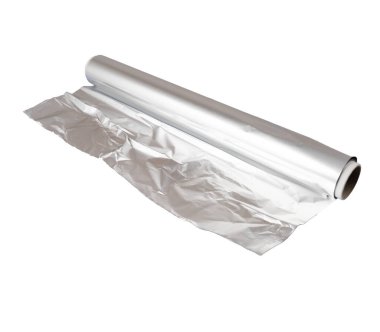 Şeffaf bir arka planda bir rulo alüminyum mutfak.