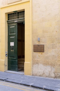 Valletta, Malta, 3 Nisan 2024. Şehir merkezindeki Endüstriyel ve Eployement İlişkiler Dairesi 'nin dış görünüşü