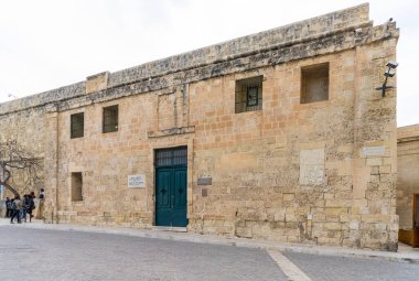 Valletta, Malta, Nisan 03, 2024 şehir merkezindeki Annona Evi 'nin dış görünüşü.