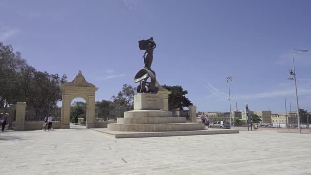 Valletta Malta Aprile 2024 Monumento Dell Indipendenza Fronte All Ingresso — Video Stock