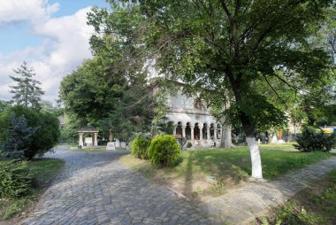 Bükreş, Romanya. 23 Mayıs 2024. Şehir merkezindeki St. George Ortodoks Kilisesi 'nin dış görünüşü.