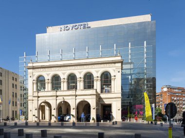 Bükreş, Romanya. 23 Mayıs 2024 Novotel binasının dış görüntüsü. şehir merkezi.