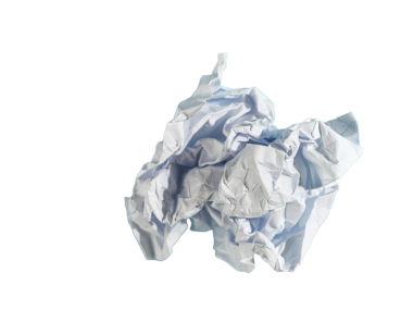 Şeffaf arkaplanı olan buruşuk bir kağıt parçası.