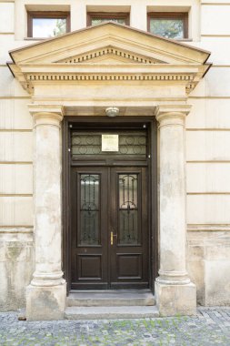 Bükreş, Romanya. 24 Mayıs 2024. Ulusal Tarih Müzesi. Şehir merkezindeki ikinci kapı.