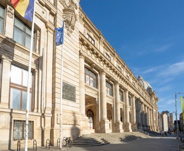 Bükreş, Romanya. 23 Mayıs 2024 Romanya Ulusal Tarih Müzesi 'nin şehir merkezindeki dış görüntüsü