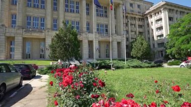 Bükreş, Romanya. 24 Mayıs 2024, Romanya Akademi binasının şehir merkezindeki dış görüntüsü