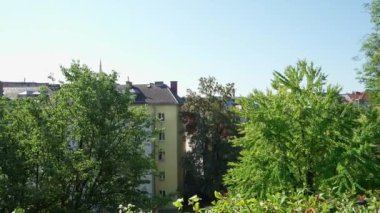 Linz, Avusturya. 12 Ağustos 2024. Castle Hill 'den şehrin panoramik manzarası.