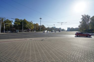 Chisinau, Moldova. 25 Ekim 2024 'te şehir merkezindeki Büyük Ulusal Meclis Meydanı panoramik görünümü