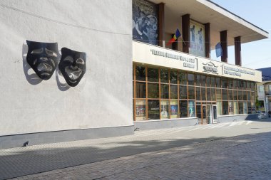 Chisinau, Moldova. 25 Ekim 2024 Anton Çehov Rus Devlet Tiyatrosu 'nun şehir merkezindeki dış görüntüsü.