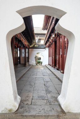Şangay, Çin. 8 Ocak 2025. Ming Hanedanı 'nın Jiang döneminde inşa edilen Yu bahçesinin iç mimari görüşü (1559)).