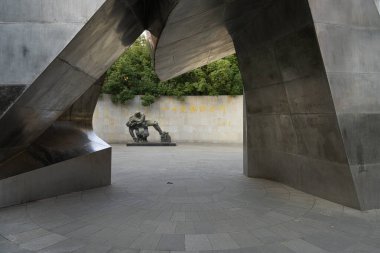 Şangay, Çin. 7 Ocak 2025. Şehir merkezindeki Halk Meydanı 'ndaki Yükseklik Hareketi Anıtı.