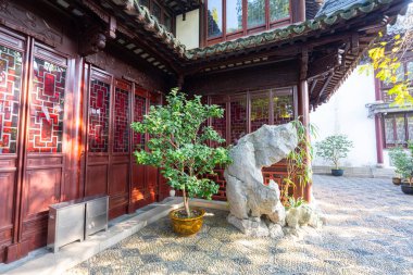 Şangay, Çin. 8 Ocak 2025. Ming Hanedanlığı 'nın Jiang döneminde inşa edilen Yu bahçesinin iç mimarisi (1559)).