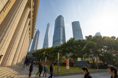 Şangay, Çin. 8 Ocak 2025. Şehir merkezindeki gökdelenlerin panoramik görüntüsü