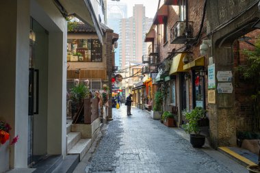 Şangay, Çin. 10 Ocak 2025. Şehir merkezindeki Tianzifang bölgesindeki dar sokaklar görülüyor.