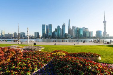 Şangay, Çin. 10 Ocak 2025. Şehir merkezindeki Kuzey Bund Green Land 'den gökdelenlerin panoramik görüntüsü