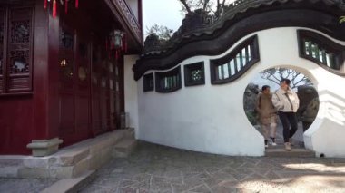 Şangay, Çin. 8 Ocak 2025. Ming Hanedanı 'nın Jiang döneminde inşa edilen Yu bahçesinin iç mimari görüşü (1559)).