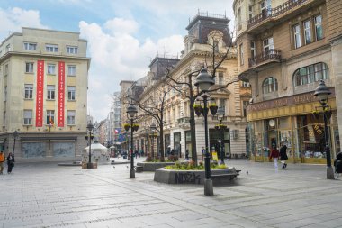 Belgrad, Sırbistan. 22 Mart 2025, şehir merkezindeki Kneza Mihaila yaya yolu manzaralı.