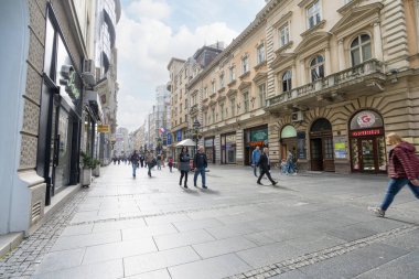 Belgrad, Sırbistan. 22 Mart 2025, şehir merkezindeki Kneza Mihaila yaya yolu manzaralı.