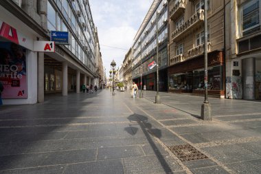 Belgrad, Sırbistan. 22 Mart 2025, şehir merkezindeki Kneza Mihaila yaya yolu manzaralı.