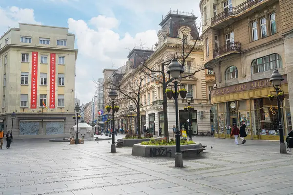Belgrad, Sırbistan. 22 Mart 2025, şehir merkezindeki Kneza Mihaila yaya yolu manzaralı.