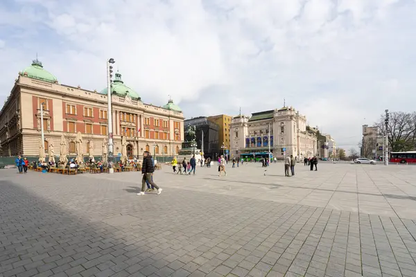 Belgrad, Sırbistan. 22 Mart 2025. Sırbistan Ulusal Müzesi 'nin şehir merkezindeki dış görünümü